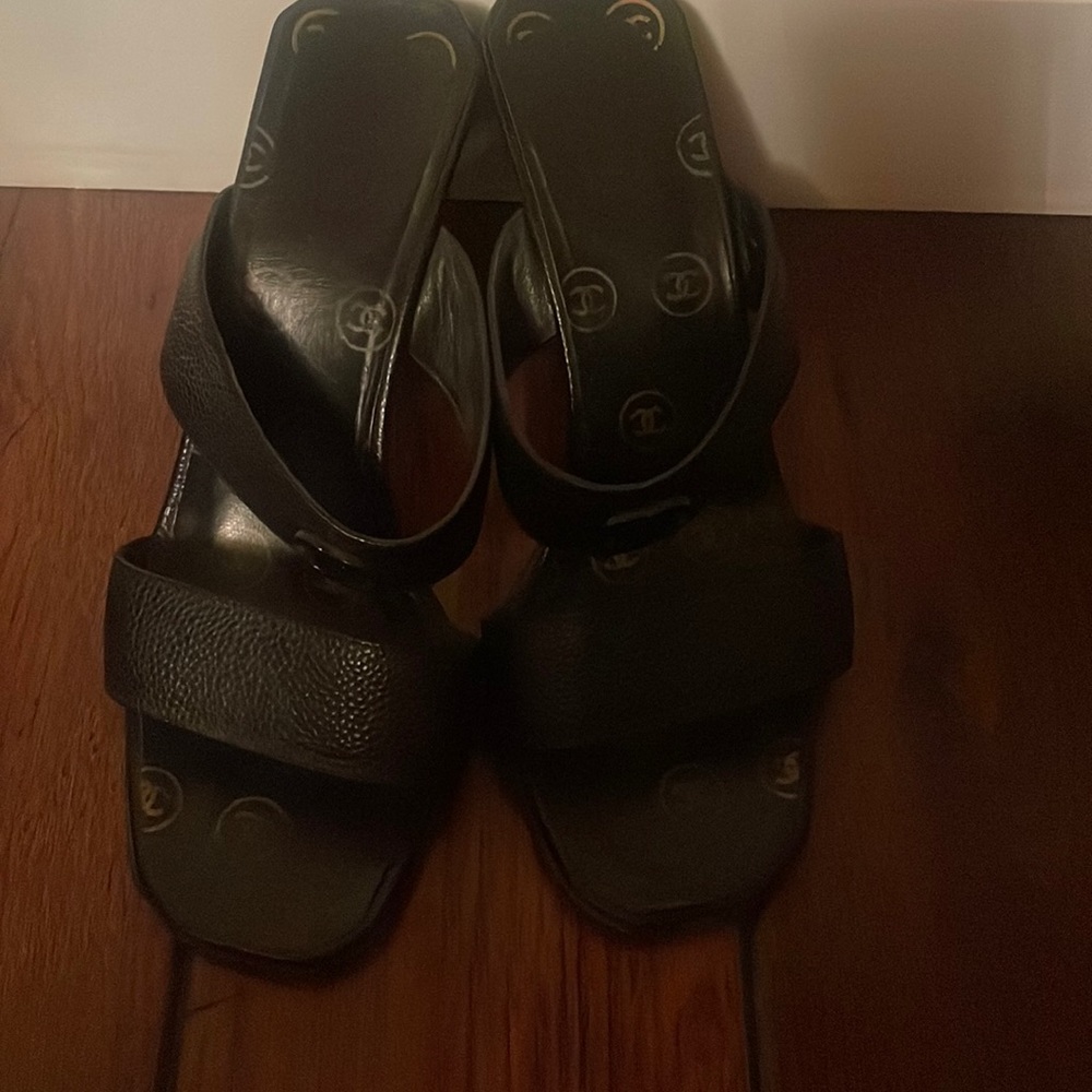 Chanel black pumps sandals